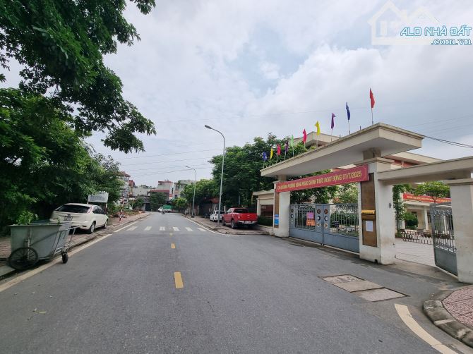 CHDV LÊ Văn Hiến 52m2 4 tầng 6m mt - 4 PN Lô góc- ô tô - ngõ nông - thuê 14tr/tháng chỉ 12 - 1