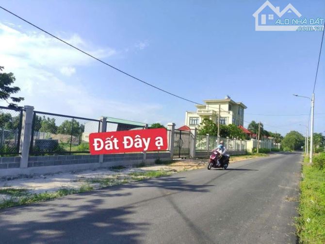 MẶT TIỀN NGUYỄN VĂN HƯNG - TT ĐẤT ĐỎ - CÁCH TỈNH LỘ 52 100M 🌈DT 500m2 - 35x24m sẵn 60tc - 1