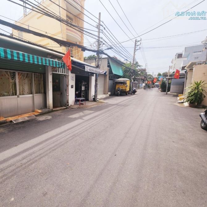 Bán nhà 160m2 - chỉ 8.x tỷ - hẻm 8m - dòng tiền 300 triệu năm - Quận 7 - 1
