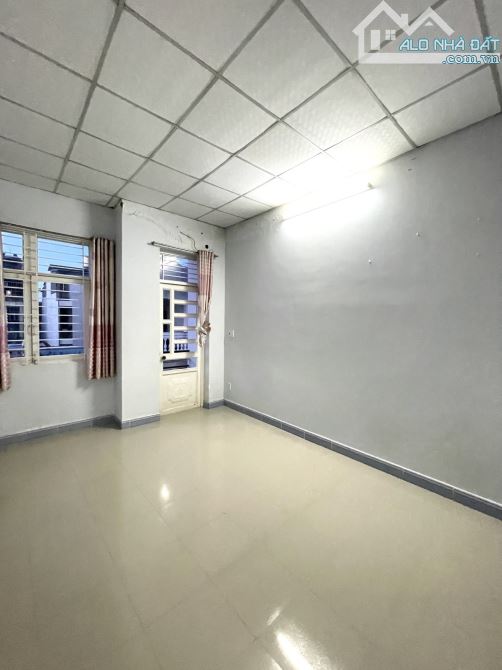Bán nhà Quận 8 xe hơi đỗ cửa đường Dương Bá Trạc thuận tiện tất cả mọi phương diện. - 1