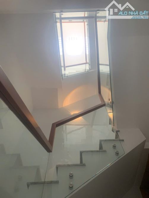 Bán nhà đường Lê Văn Thịnh, P . Cát Lái, TP HCM. 3 tầng. DT 124m2, sổ hồng. Giá 9.5 tỷ. - 1