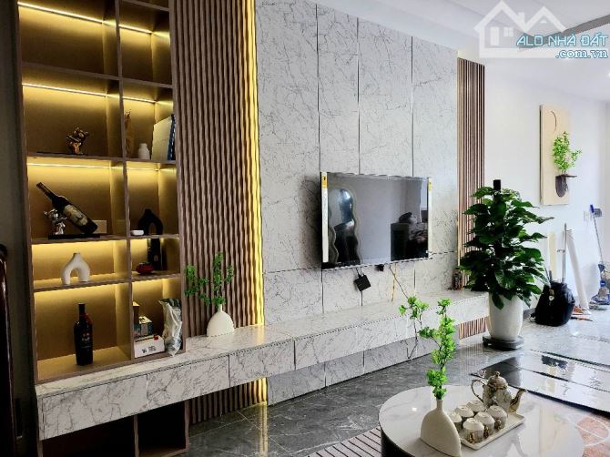 Bán nhà đẹp 36m²×6T mới tinh tại ngô xuân quảng, có thang máy, full nội thất nhập khẩu - 1