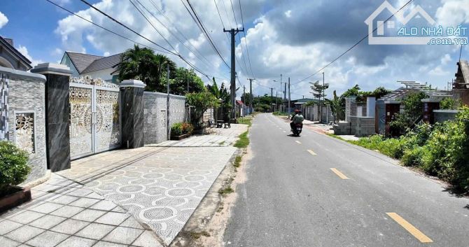 Cách Biển 2km - Ngay nhà hàng Kim Vân vào khu vực toàn biệt thự và homstay kinh doanh - 1