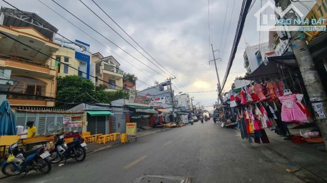 BÁN NHÀ CĂN GÓC 4 TẦNG (4.5X20M), 2 MẶT HẺM Ô TÔ BÔNG SAO, QUẬN 8, NHỈNH 6 TỶ. DÒNG TIỀN - 1