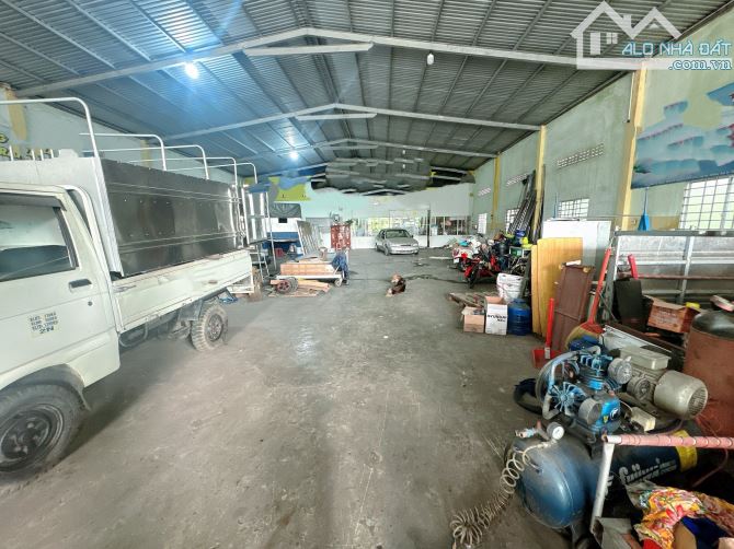 Cho thuê nhà kho 600m2 mặt tiền QL60,Bến Tre - 1