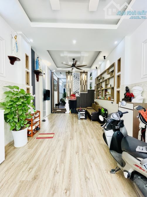 Mặt tiền khu Bình Phú - View công viên - 4x17m - 4 tầng - 4PN - Nhà mới, đẹp, nội thất xịn - 1