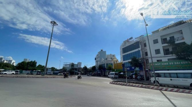 💝BÁN NHÀ 3 TẦNG GÓC ĐẸP NGAY VÒNG XOAY HOÀNG DIỆU GẦN BIỂN THUẬN LỢI KINH DOANH - GIÁ TỐT - 1