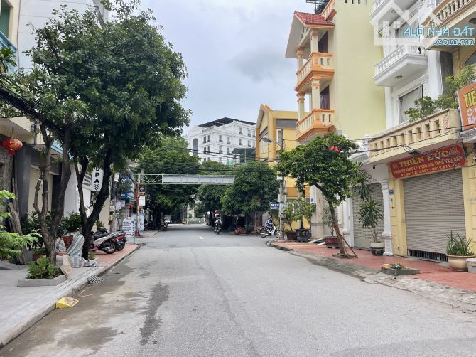 84m2 đất phố Tô Vũ tuyến 2 Văn Cao - Ngang 4.2m - Đường 15m - 1
