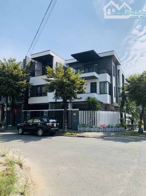 Bán Villa Vip 2 Mặt Tiền Nam Việt Á - 1