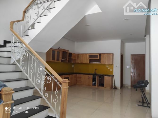 🇻🇳NHÀ 3 TẦNG ĐƯỜNG THÂN CÔNG TÀI GẦN BẾN XE - 1