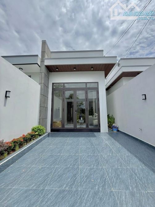 BÁN NHANH NHÀ CẤP 4 HIỆN ĐẠI VỪA HOÀN THIỆN XONG - 1