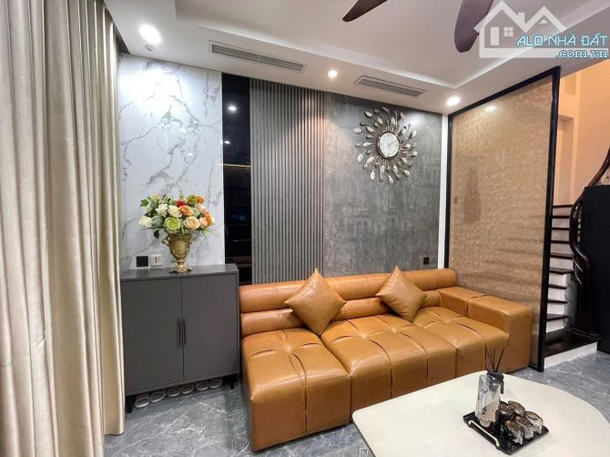 NHÀ RIÊNG TIÊU CHUẨN 5 SAO ngõ 295 Bạch Mai, Hai Bà Trưng  35m x 6T giá 18 triệu - 1