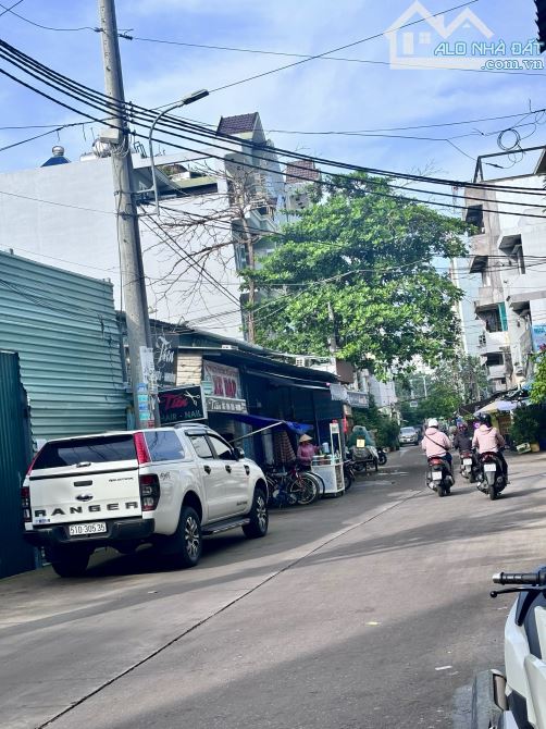 CÓ 102 - HƠN 7T.Ỷ - QUẬN 7 - 3 TẦNG 4PN - 4❌15M NỞ HẬU - XE HƠI NGỦ - NGAY NAM LONG - 1