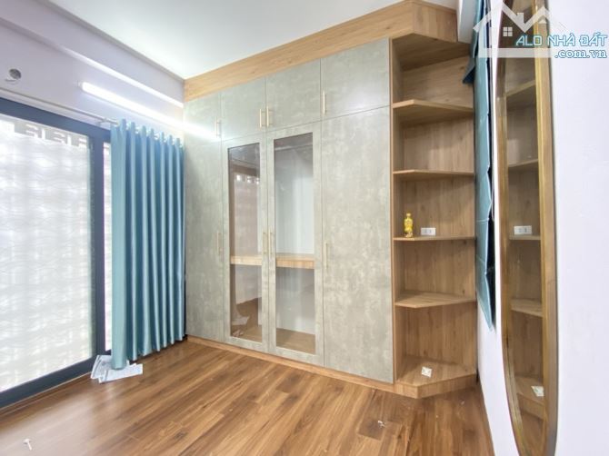 Bán nhà Phố Trạm Long Biên, nhà đẹp dân xây, ngõ ô tô tránh, thông, nội thất đẹp. - 1