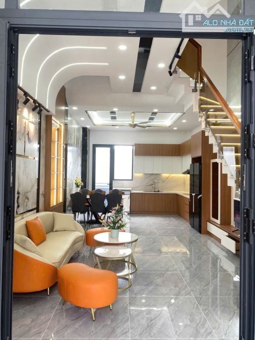 Tài chính 4 tỷ mua ngay nhà Khuông Việt, Tân Phú, 50m2, sổ hồng riêng - 1