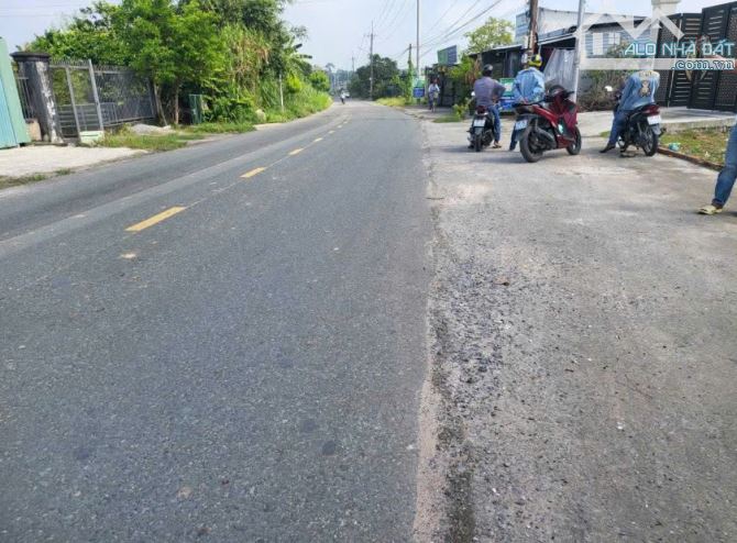 Bán gấp 740triệu lô đất MT Trần Văn Chẩm, Tân Thông Hội 180m2 , SHR - 1