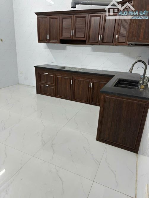 BÁN ĐẤT XÂM ĐỘNG TẶNG NHÀ 3TÂNG DT 100 sát vành đai 4, ô tô 7 chỗ thông - 1