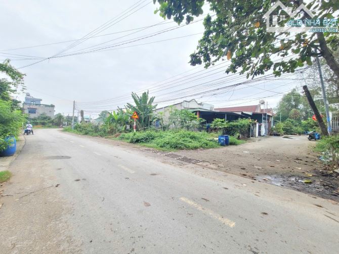 Bán lô góc 11x29.5m, hẻm thông ĐT. 747A P. Thái Hòa, Tp. Tân Uyên gần tổ hợp FPT - 1