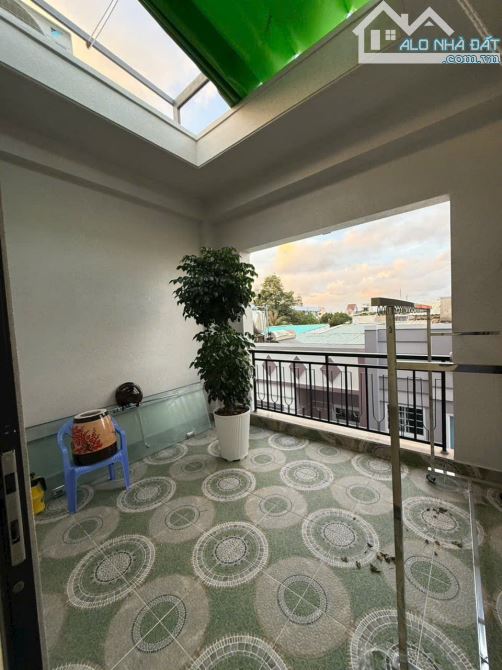 CẦN BÁN NHÀ 1 TRỆT 3 LẦU HẺM Ô TÔ TRƯƠNG CÔNG ĐỊNH THÔNG LÊ HỒNG PHONG – P.7 – 40M2 - 5.6Ỷ - 1
