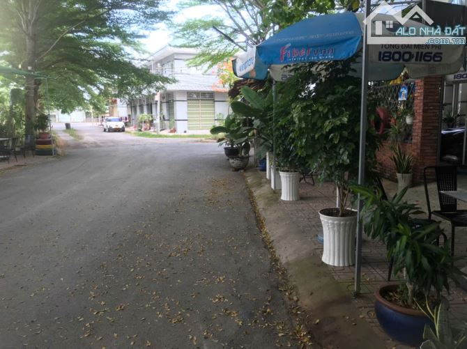 Chính chủ bán lô đất 65m2 Long Hòa ,full thổ cư,đường 12m dân cư đông - 1
