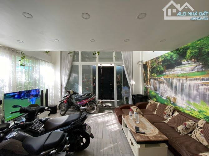 CĂN GÓC HẺM 6M -QUANG TRUNG NGANG 5,5 M - 10 TỶ TL. - 1
