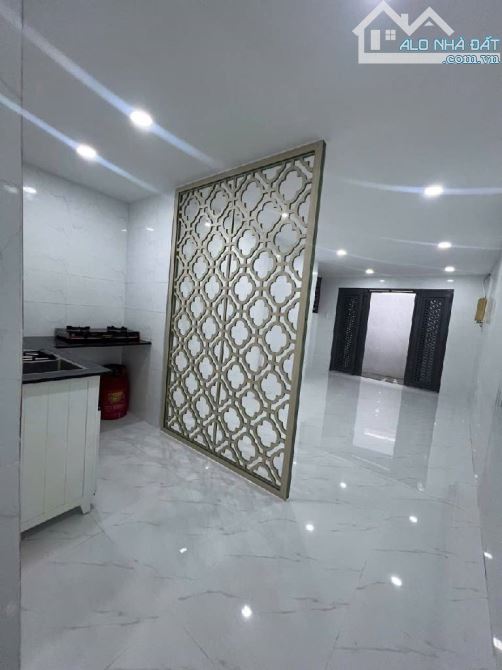 Bán nhà Quận 10 hẻm Bà Hạt 2 tầng 42m2 chỉ 5.4 tỷ - 1