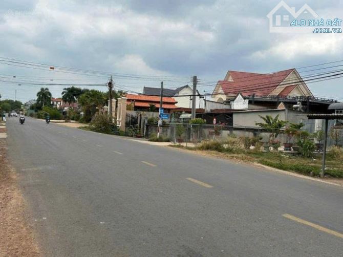 Lô đất mặt tiền kinh doanh, DT 749m2, Giá 938tr bao sổ, Sát trường TH Tân Hiệp Tp.HCM - 1