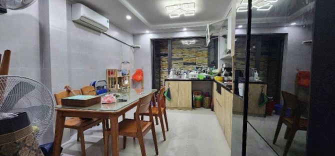bán nhà Cầu Giấy, Cầu Giấy cách 1 nhà ra ô tô DT 42m, 5 Tầng, MT 3.5m 🧧Gia 13 tỷ - 1