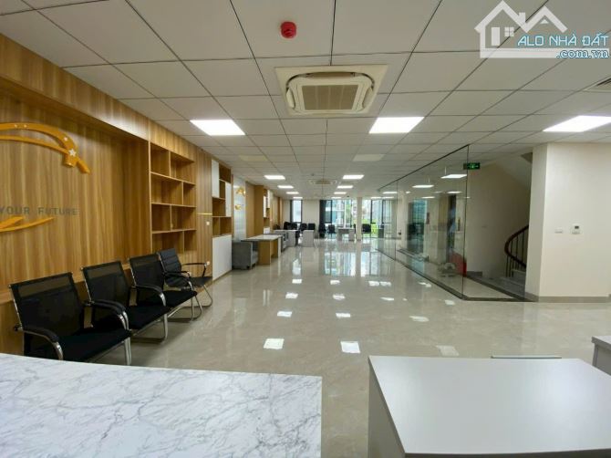 Bán Tòa Văn Phòng Mặt Phố Võ Chí Công, Tây Hồ DT 260m2, 9T, MT 10m, KD siêu đỉnh