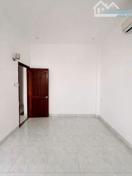 NHÀ LẦU 2 MẶT TIỀN – LỘ TRƯỚC 3.5 M VÀ SAU 2,5M – NHÀ ĐÃ HOÀN CÔNG – GẦN HOA VIÊN THÀNH ĐẠ - 1
