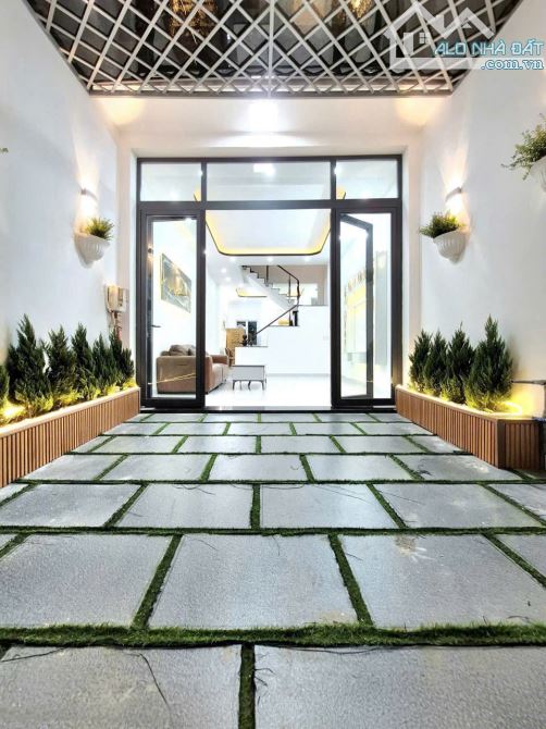 Bán nhà hẻm xe hơi Huỳnh Tấn Phát, Quận 7, Dt 4,37 x15m, 3 lầu. Giá 7,49 tỷ - 1
