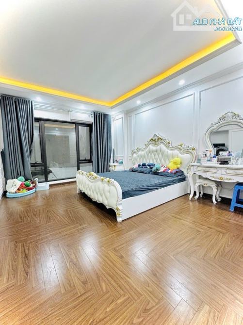 Bán nhà phố Thanh Nhàn, 27m, 5 tầng, chỉ hơn 5 tỷ, gần phố - 1