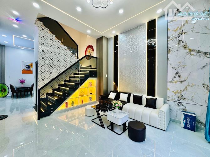 Căn nhà 2 tầng, 54m2 ngay Hồng Hà, Tân Bình. Giá: 3 Tỷ 290. SHR, hẻm 5m, full nội thất - 1