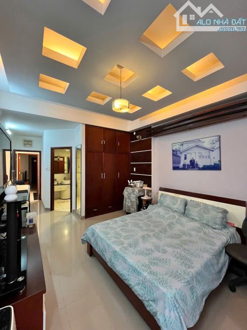 Bán nhà mặt tiền Hoa Hồng, P2, Phú Nhuận (4x16m) Hầm 4 tầng thang máy - Giá bán 25 tỷ - 1