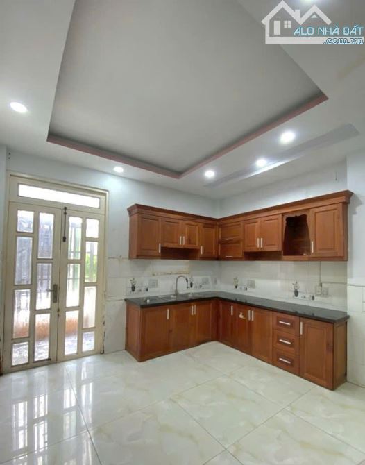 BÁN NHÀ ĐẸP LIỀN TỈN.H LỘ 10 - KH.U TÊ.N LỬ.A - 4PN - HẺM XE HƠI ( 4X18M ) - 1