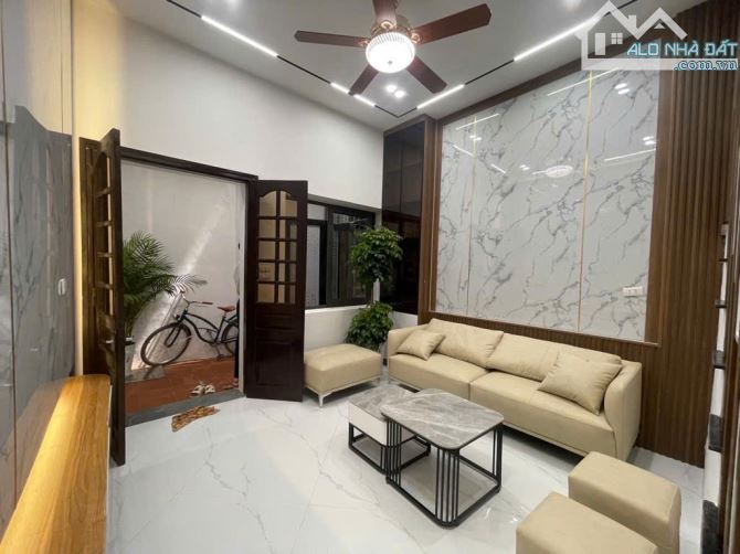 BÁN NHÀ PHỐ TRẦN KHÁT CHÂN, NGÃ 4 PHỐ HUÊ - ĐẠI CỒ VIỆT - 37M2 X 4 TẦNG - TÀI CHÍNH 8 TỶ - 1