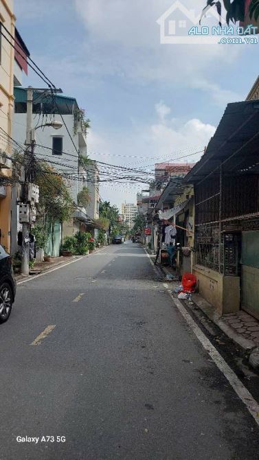 YÊN VIÊN - KHUÔN TIỀN HIẾM - C4 Ở LUÔN - SỔ VUÔNG - TƯƠI LAI RỰC SÁNG - 1