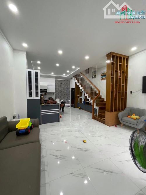 BÁN NHÀ 3 tầng nội thất đầy đủ, mặt tiền đường TỐNG DUY TÂN khu TRUNG CAO, P. TÂN LỢI - 1