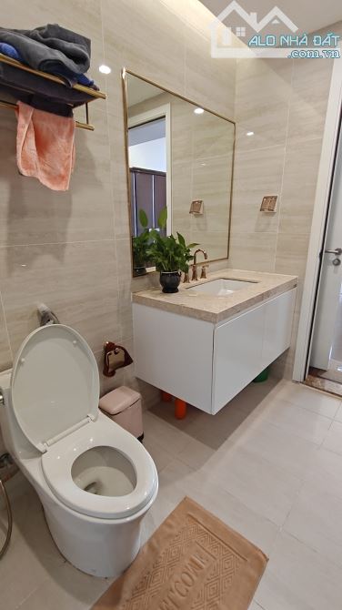 Bán căn hộ cao cấp BRG Trần Quang Khải. Diện tích 116m - 2 ngủ 2 vệ sinh - 1