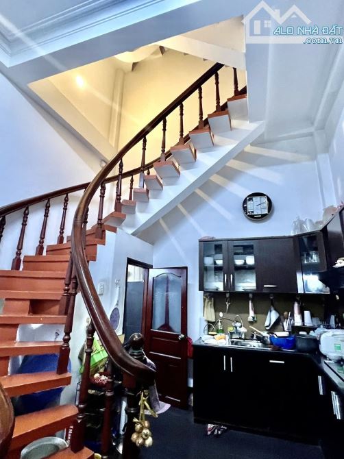 Nhà ngay phố Nhật Bản, 15B Lê Thánh Tôn Q1, 38m2, 3 tầng, 15 tỷ, đang cho thuê 2ku tháng - 1