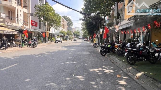 GIA ĐÌNH CẦN BÁN LÔ ĐẤT MẶT TIỀN ĐƯỜNG 20M - GẦN CHỢ TÂN TRỤ - GIÁ NHỈNH 11 TỶ - 1
