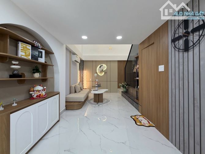 CHÍNH CHỦ CẦN BÁN CĂN NHÀ GẤP Đường PHẠM VĂN CHIÊU P11 - 1