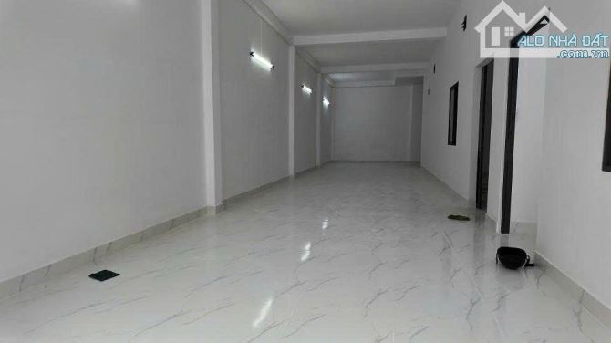 NHÀ TÂN BÌNH DIỆN TÍCH KHỦNG - SỔ ĐẸP NGANG LỚN TIỆN XÂY CĂN HỘ DỊCH VỤ - 1