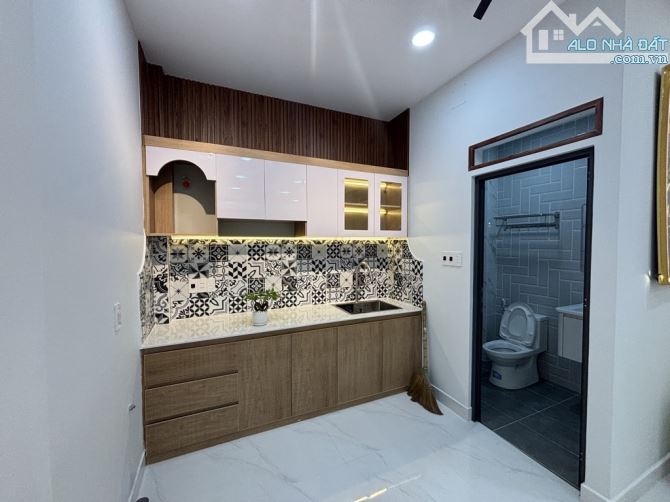 Nhà mới đẹp Trung tâm q11, DT ngang 4m, SHR HC đủ, KQH - 1