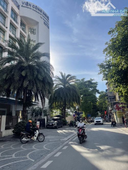 Vũ Ngọc Phan, Đống Đa. 146m đất- rộng 6.1m- giá 55 tỷ. Ô tô tránh dừng đỗ, Kinh Doanh đỉnh - 1