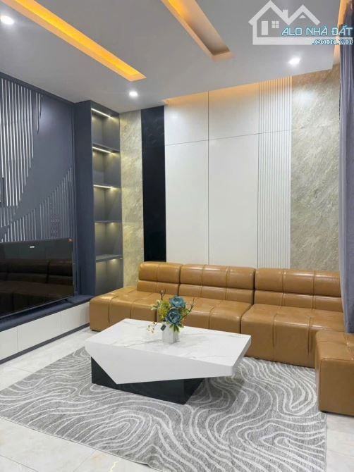 NHÀ ĐẸP 4 TẦNG - ngang 8m sau lưng MT Dũng Sĩ Thanh Khê chỉ 3.x - 1