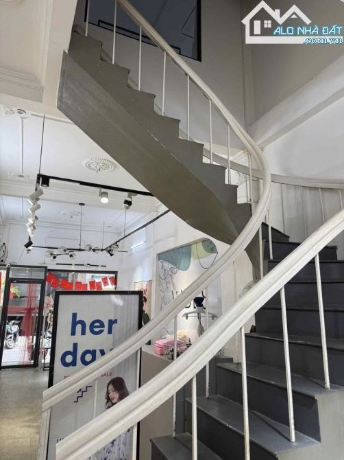 GIÁ HỜI NGAY ĐƯỜNG NGUYỄN THÁI BÌNH, QUẬN 1. ĐANG THUÊ 45TR/TH - GIÁ 6TỶ920/63M2(4,3x15M) - 1