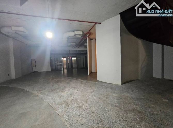 Bán Toà nhà 10t, mặt phố Xuân La, Tây Hồ. Dt 267m2, mt 12m. Giá chào 230 tỷ. - 1