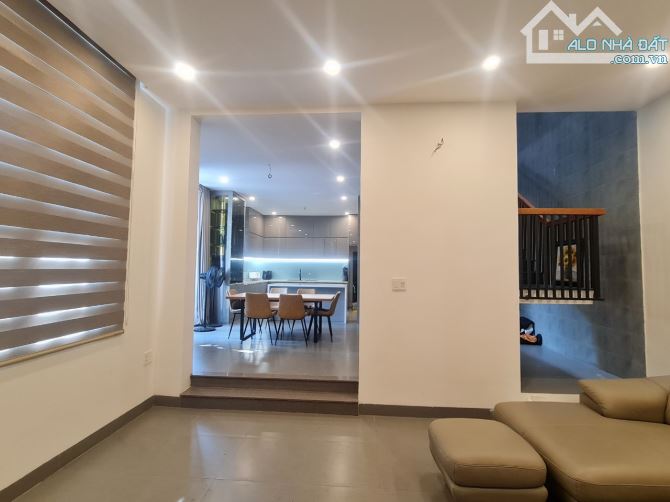 ⛔️ CHO THUÊ BIỆT THỰ 3 TẦNG - 2 MẶT TIỀN - GẦN VĂN TIẾN DŨNG - 1