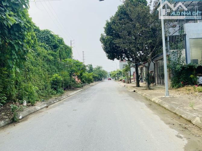 Bán 92m2 đất tái định cư Bắc Phú Cát, gần khu trường mầm non, giá chỉ hơn 6 tỷ - 1